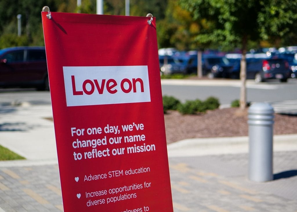 Lenovo Employees Pledge to "Love On" and Celebrate Community